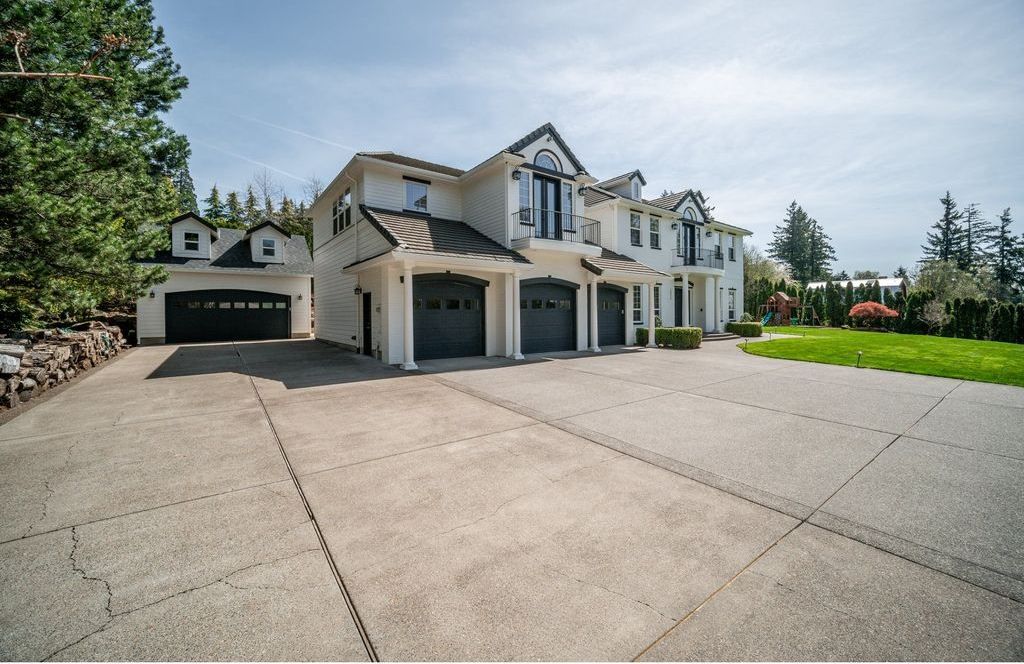Timeless Elegance Exquisite Craftsmanship and Artisanship in Oregon Home Offered at 2.25 Million 7
