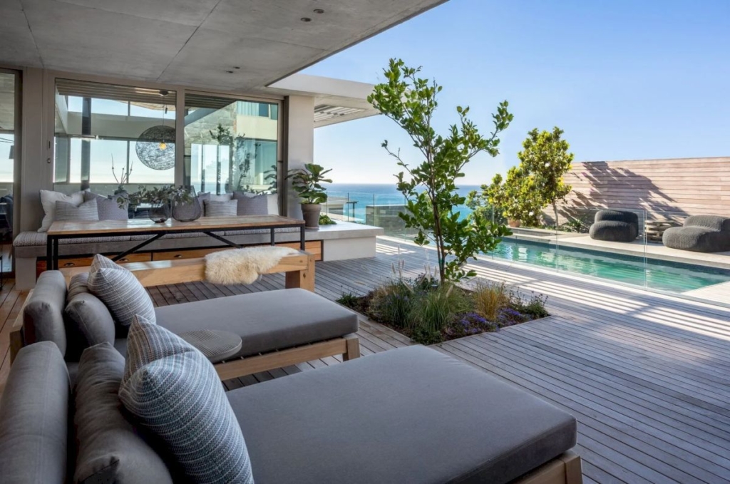 UT 41 House with Coastal Elegance by GSQUARED Architect 1