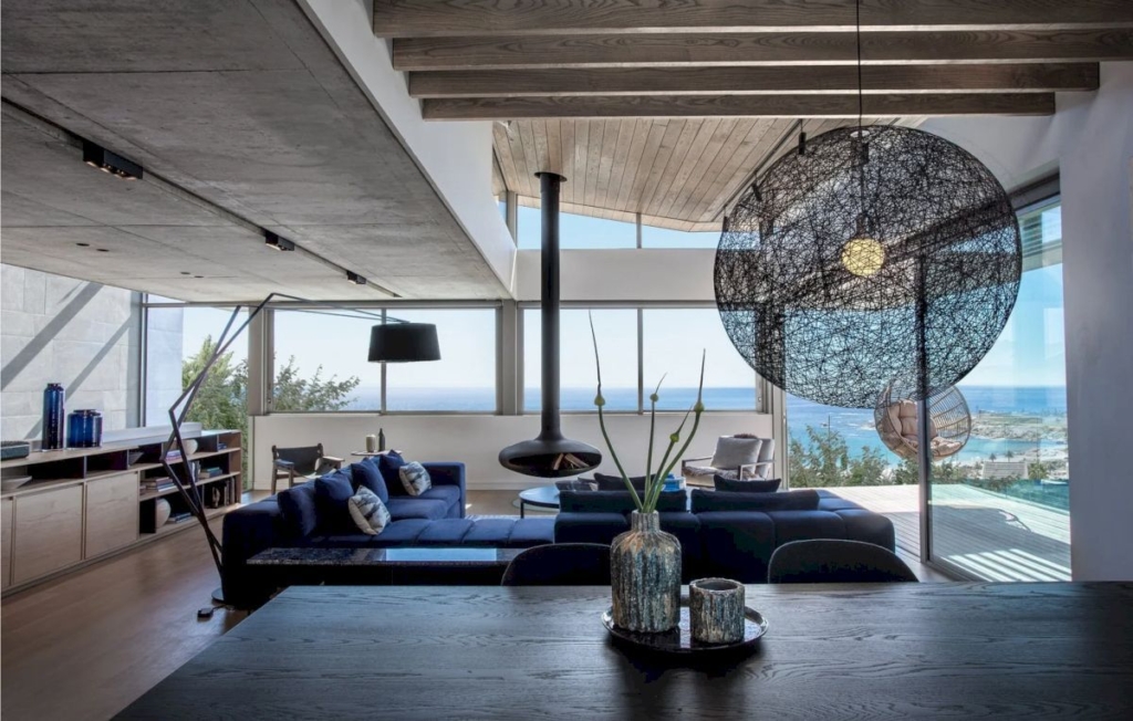 UT 41 House with Coastal Elegance by GSQUARED Architect 10