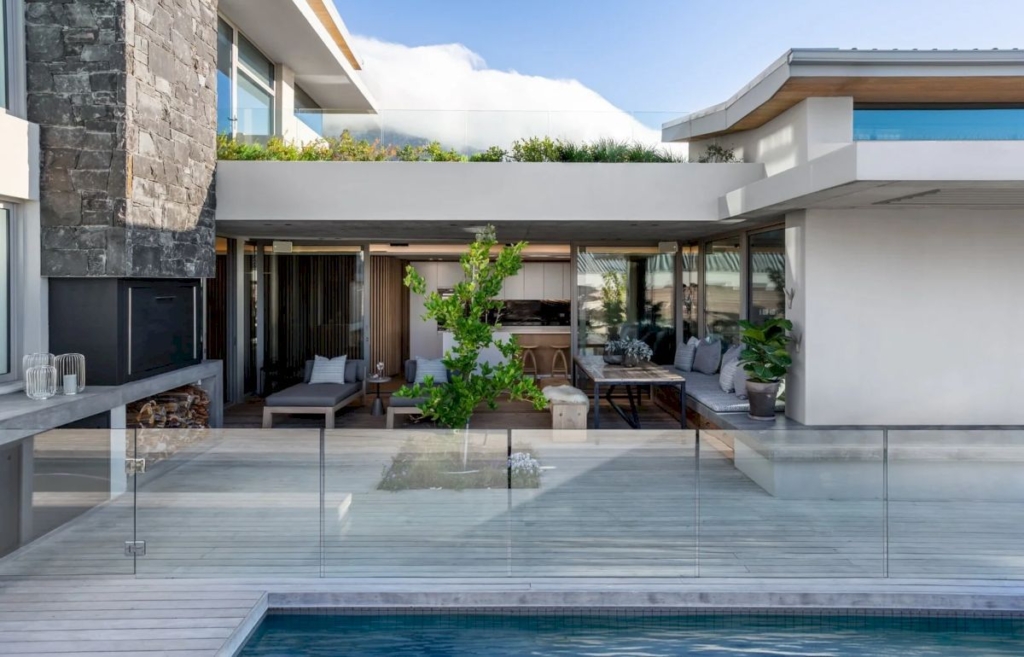 UT 41 House with Coastal Elegance by GSQUARED Architect 3