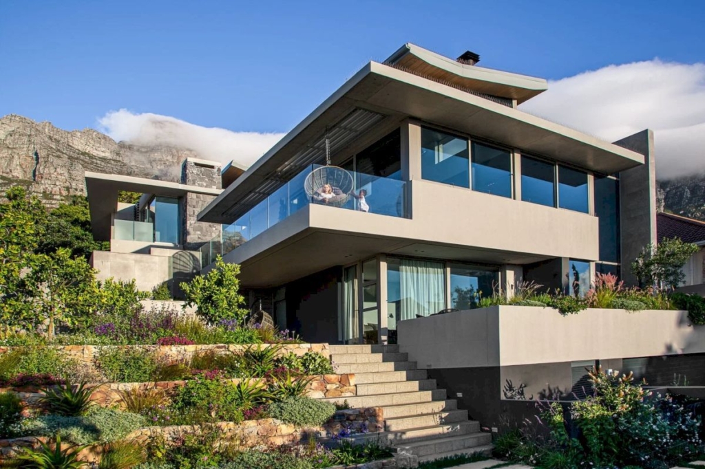 UT 41 House with Coastal Elegance by GSQUARED Architect 5