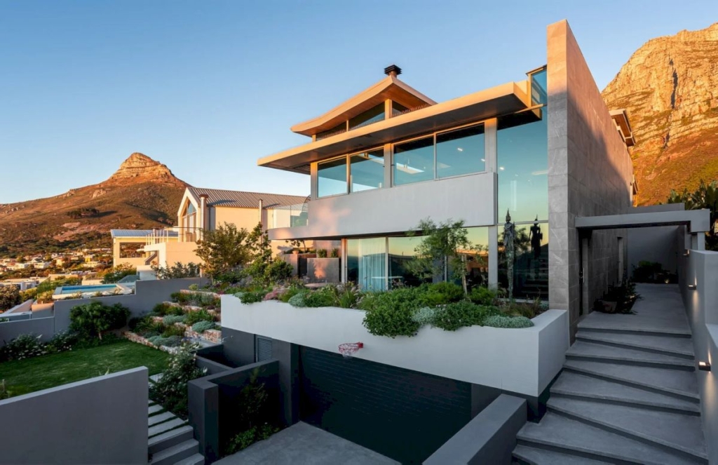 UT 41 House with Coastal Elegance by GSQUARED Architect 6