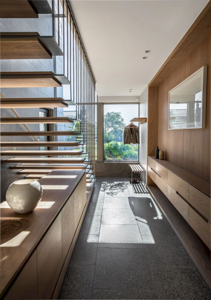 UT 41 House with Coastal Elegance by GSQUARED Architect 8