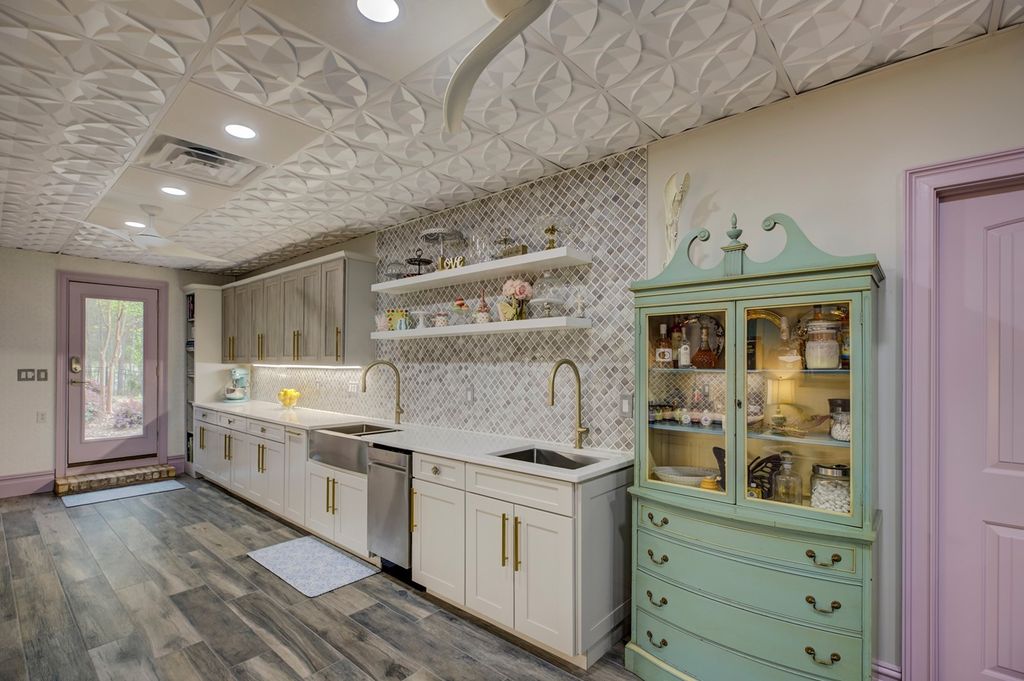 Unrivaled Architectural Marvel North Carolinas Finest Home Priced at 2.097 Million 16