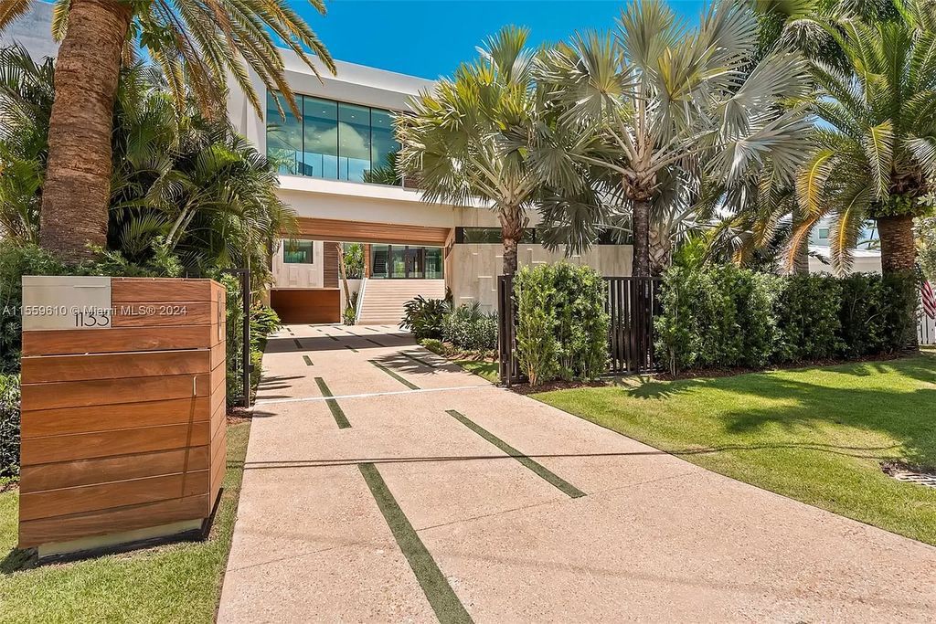 Welcome to 1133 Belle Meade Island Dr, a breathtaking Bay/Canal Contemporary Residence in the heart of Miami. This New Construction marvel boasts 100+ ft on deep water, showcasing Travertine exterior walls and ultra-luxury finishes throughout its 12,200 SF under A/C.