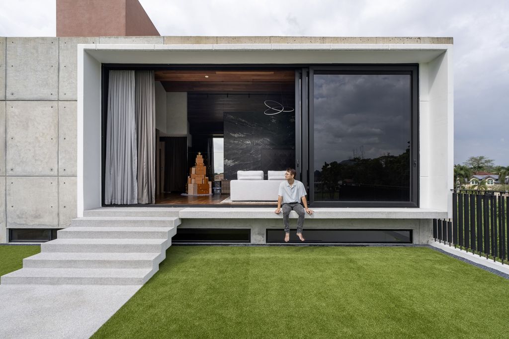 3-Juxta House, Juxtaposition harmony by Kee Yen Architects