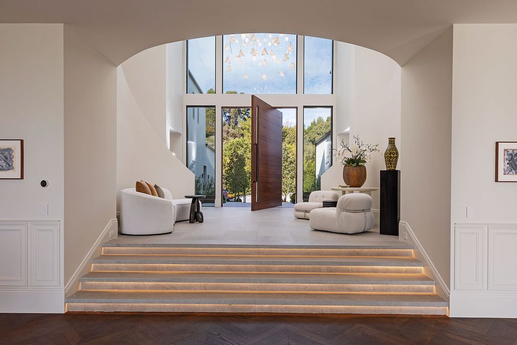 73 Beverly Park Lane Home in Beverly Hills, California. Explore the epitome of luxury living at 73 Beverly Park Lane, nestled within the prestigious Beverly Park enclave. This world-class estate offers unparalleled privacy, breathtaking views, and a meticulously designed open layout ideal for both intimate gatherings and large events. 