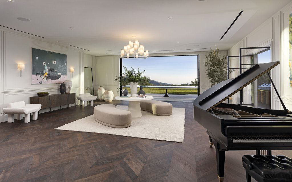 73 Beverly Park Lane Home in Beverly Hills, California. Explore the epitome of luxury living at 73 Beverly Park Lane, nestled within the prestigious Beverly Park enclave. This world-class estate offers unparalleled privacy, breathtaking views, and a meticulously designed open layout ideal for both intimate gatherings and large events. 