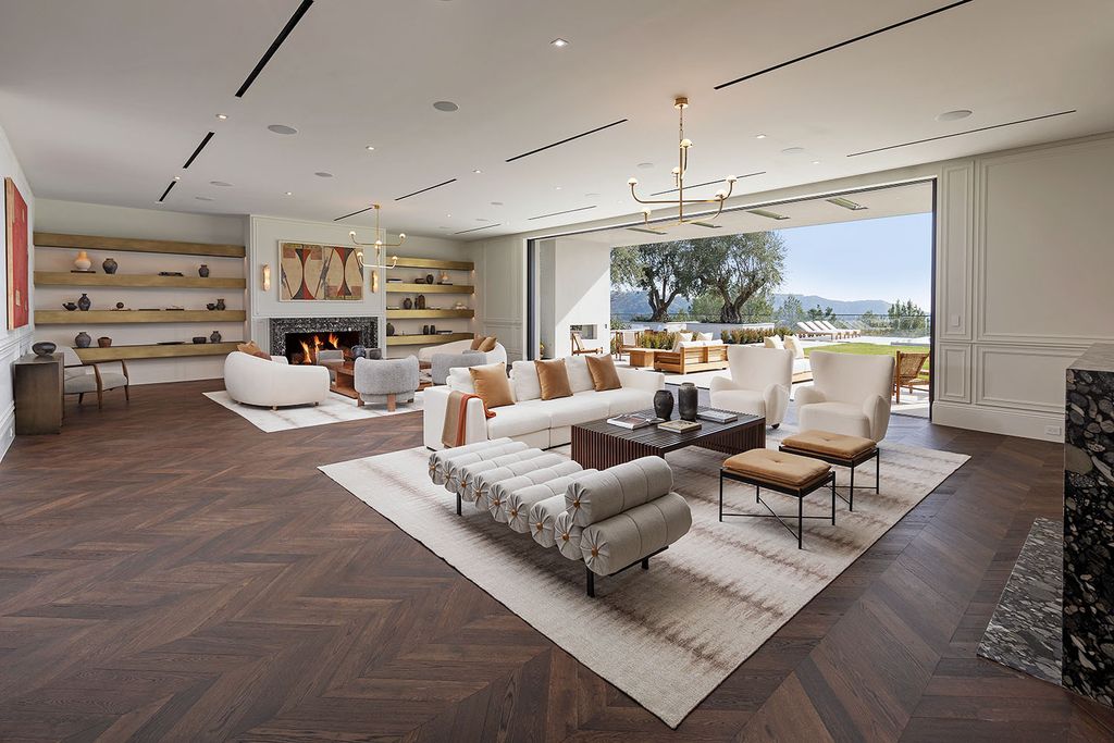 73 Beverly Park Lane Home in Beverly Hills, California. Explore the epitome of luxury living at 73 Beverly Park Lane, nestled within the prestigious Beverly Park enclave. This world-class estate offers unparalleled privacy, breathtaking views, and a meticulously designed open layout ideal for both intimate gatherings and large events. 