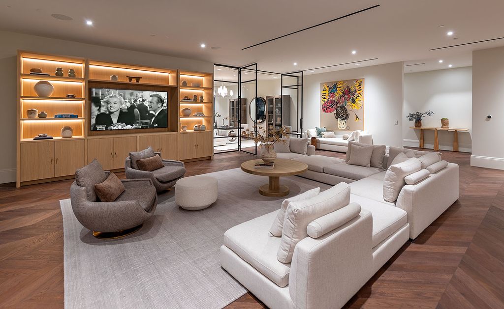 73 Beverly Park Lane Home in Beverly Hills, California. Explore the epitome of luxury living at 73 Beverly Park Lane, nestled within the prestigious Beverly Park enclave. This world-class estate offers unparalleled privacy, breathtaking views, and a meticulously designed open layout ideal for both intimate gatherings and large events. 