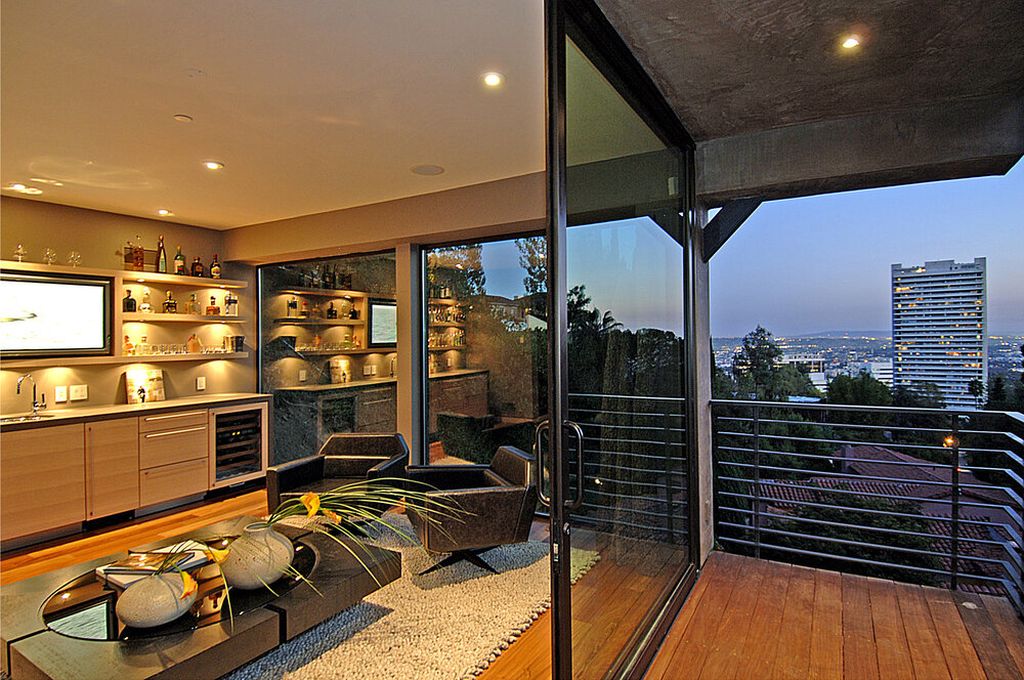 9288 Sierra Mar House designed by Whipple Russell Architects