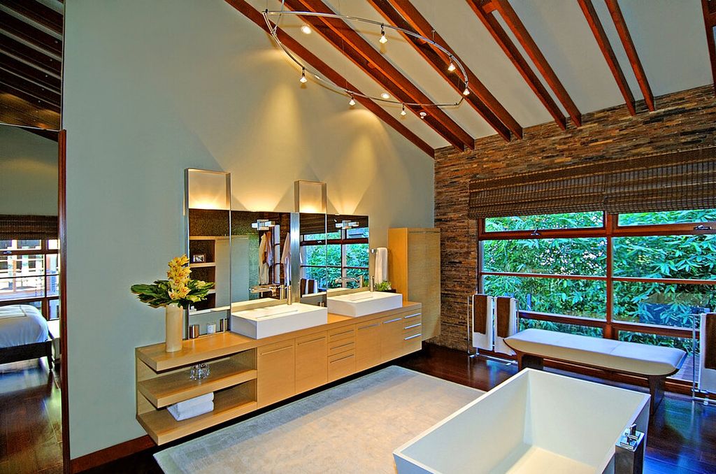 9342 Sierra Mar House designed by Whipple Russell Architects