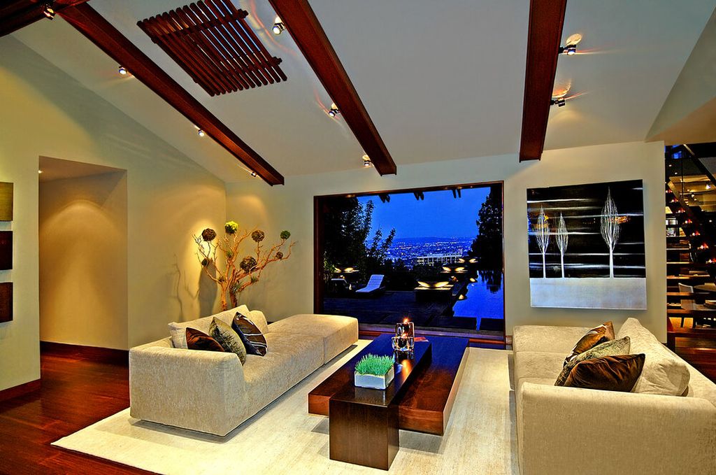 9342 Sierra Mar House designed by Whipple Russell Architects