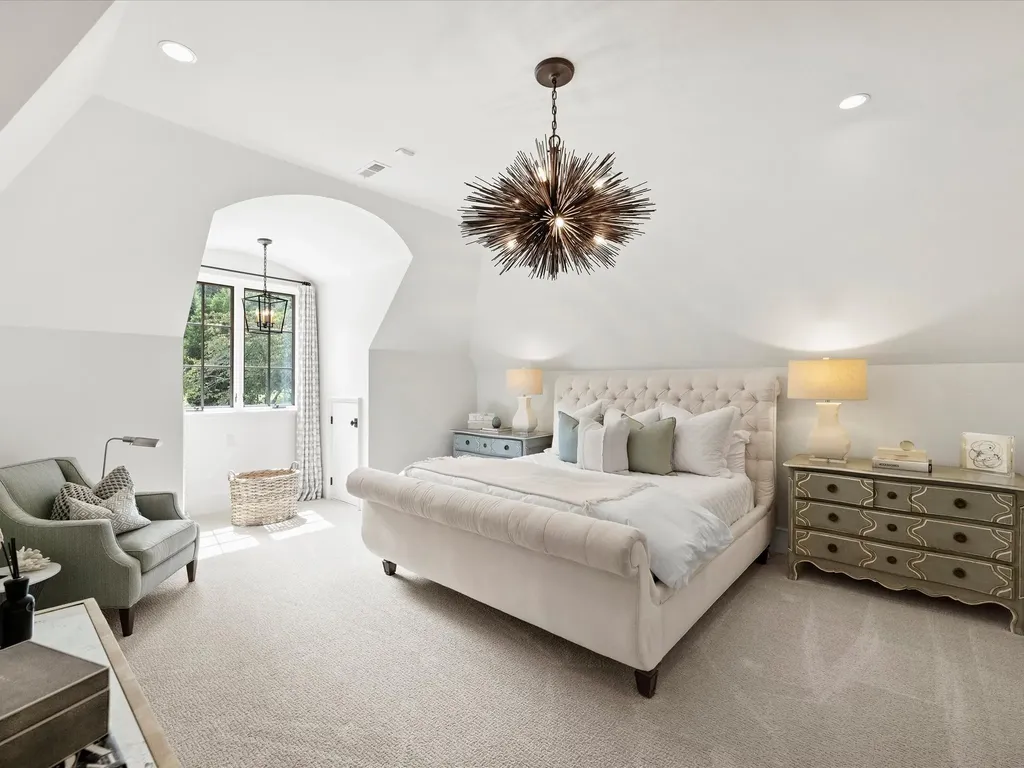 A Magnificent 4.5 Acre Gated Estate Redefining Luxury in North Carolina Listed at 12.5 Million 24