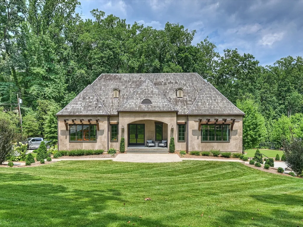 A Magnificent 4.5 Acre Gated Estate Redefining Luxury in North Carolina Listed at 12.5 Million 40