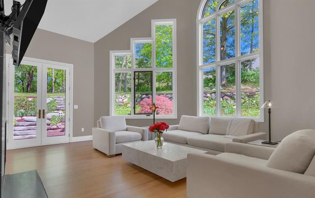 Captivating Michigan Residence Harmonizes Timeless Charm with Contemporary Luxury Listed at 4.29 Million 15