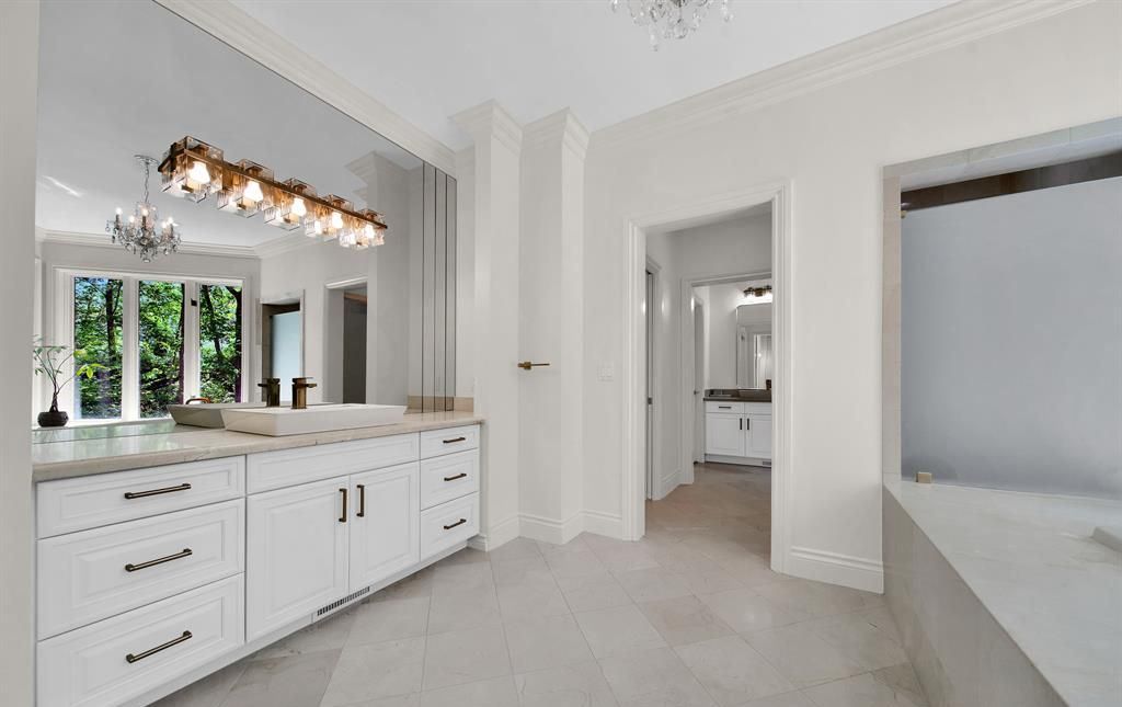 Captivating Michigan Residence Harmonizes Timeless Charm with Contemporary Luxury Listed at 4.29 Million 22