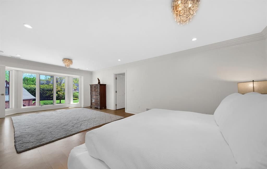 Captivating Michigan Residence Harmonizes Timeless Charm with Contemporary Luxury Listed at 4.29 Million 31