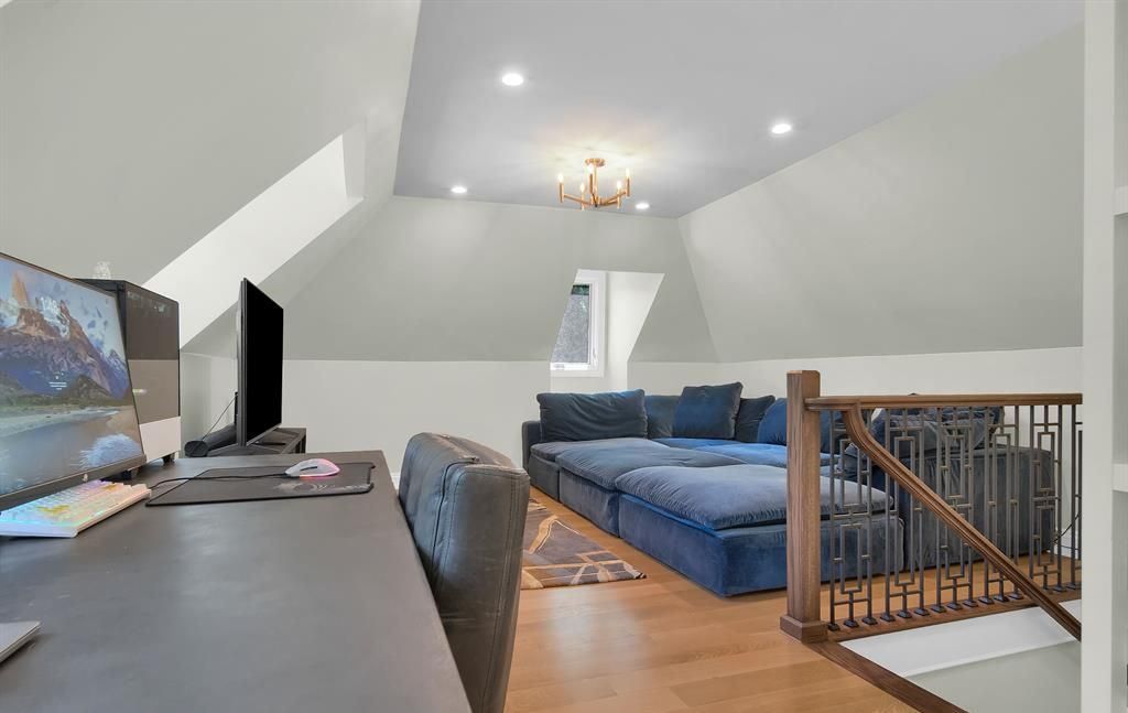 Captivating Michigan Residence Harmonizes Timeless Charm with Contemporary Luxury Listed at 4.29 Million 34