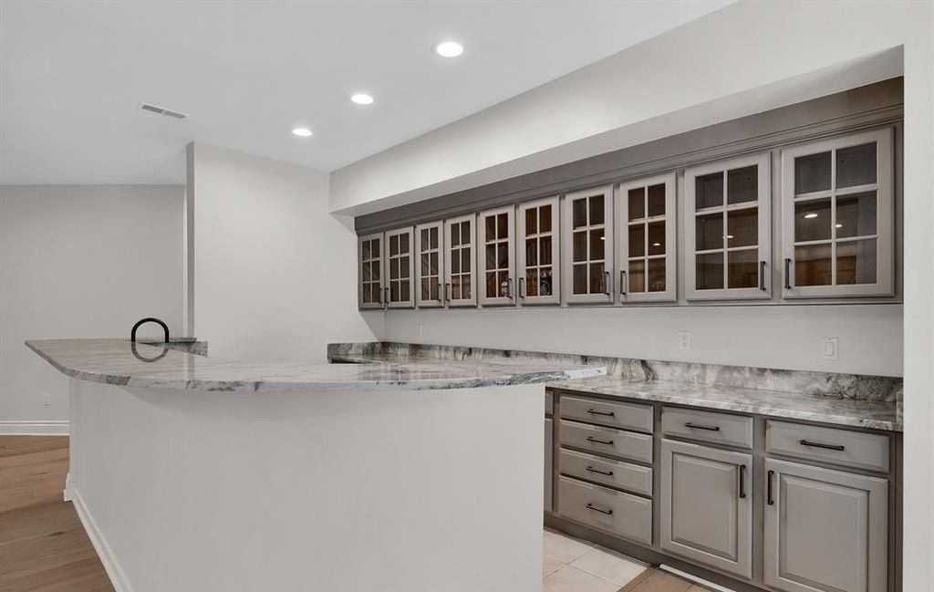 Captivating Michigan Residence Harmonizes Timeless Charm with Contemporary Luxury Listed at 4.29 Million 38