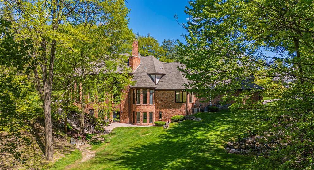 Captivating Michigan Residence Harmonizes Timeless Charm with Contemporary Luxury Listed at 4.29 Million 39
