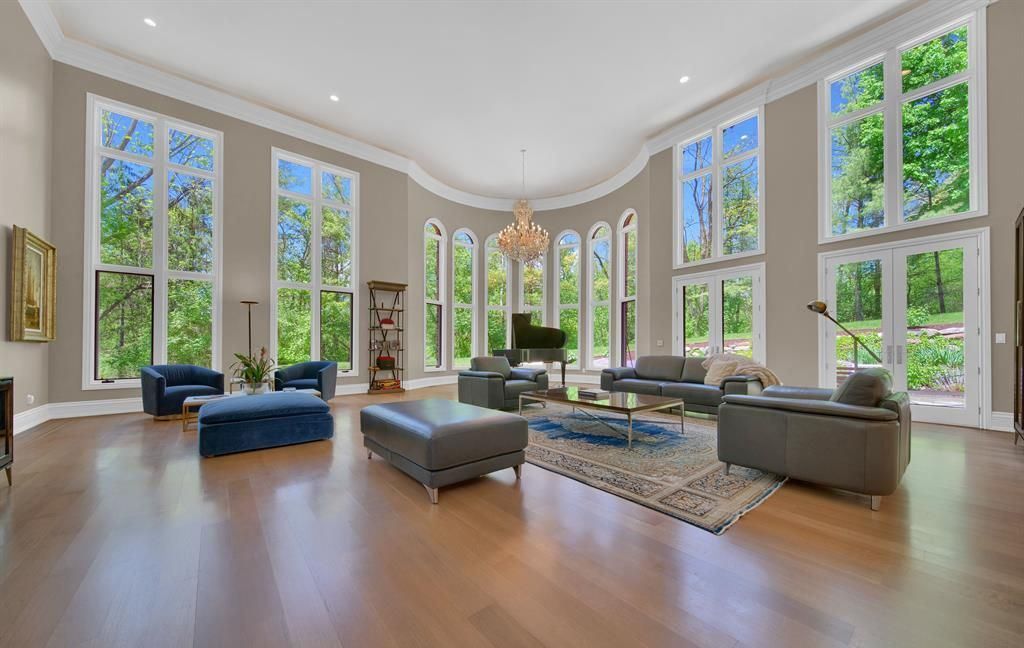 Captivating Michigan Residence Harmonizes Timeless Charm with Contemporary Luxury Listed at 4.29 Million 4