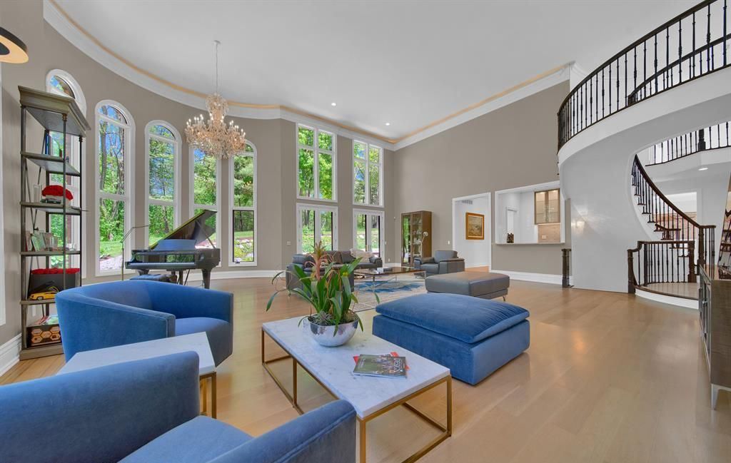 Captivating Michigan Residence Harmonizes Timeless Charm with Contemporary Luxury Listed at 4.29 Million 6