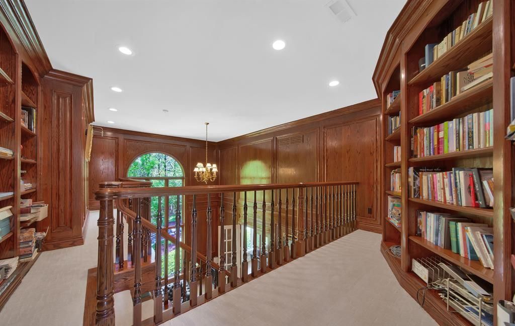 Captivating Michigan Residence Harmonizes Timeless Charm with Contemporary Luxury Listed at 4.29 Million 9