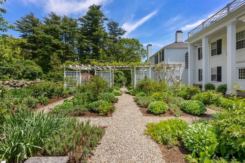 Charming 1810 Historic Home in Massachusetts Hits Market for 3.9 Million 32