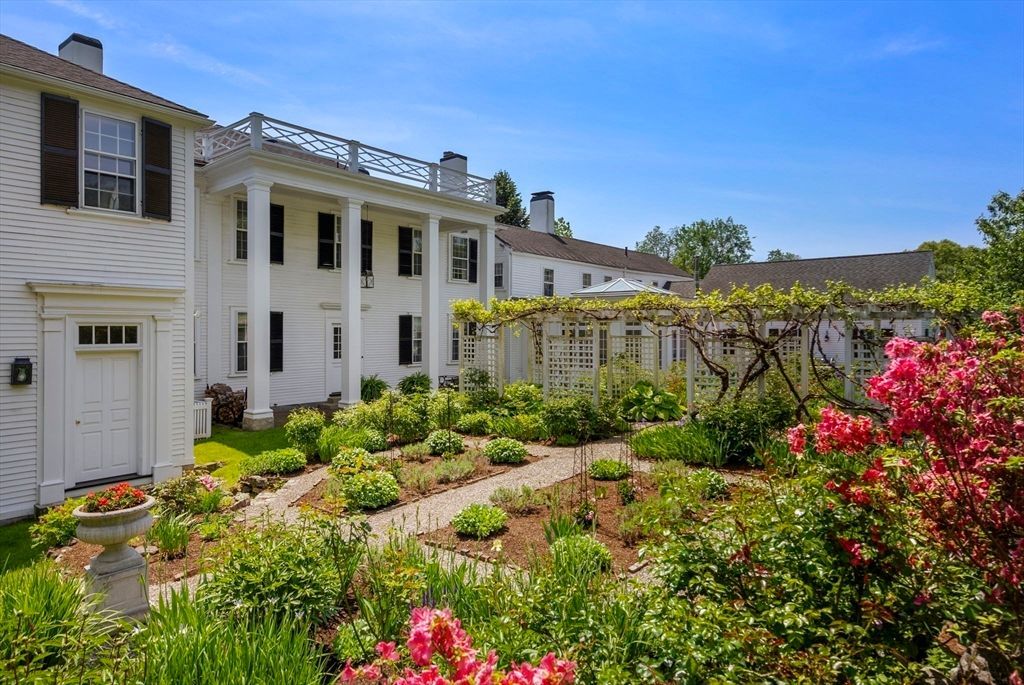 Charming 1810 Historic Home in Massachusetts Hits Market for 3.9 Million 34