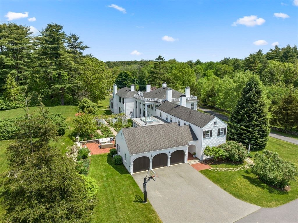 Charming 1810 Historic Home in Massachusetts Hits Market for 3.9 Million 36