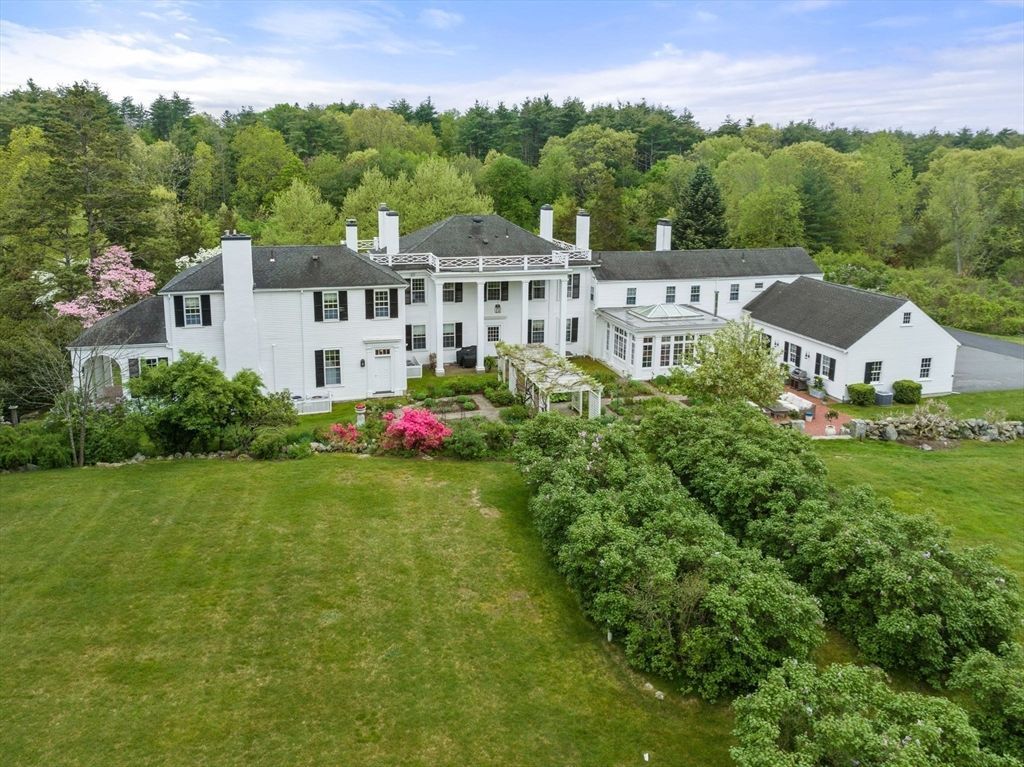 Charming 1810 Historic Home in Massachusetts Hits Market for 3.9 Million 40