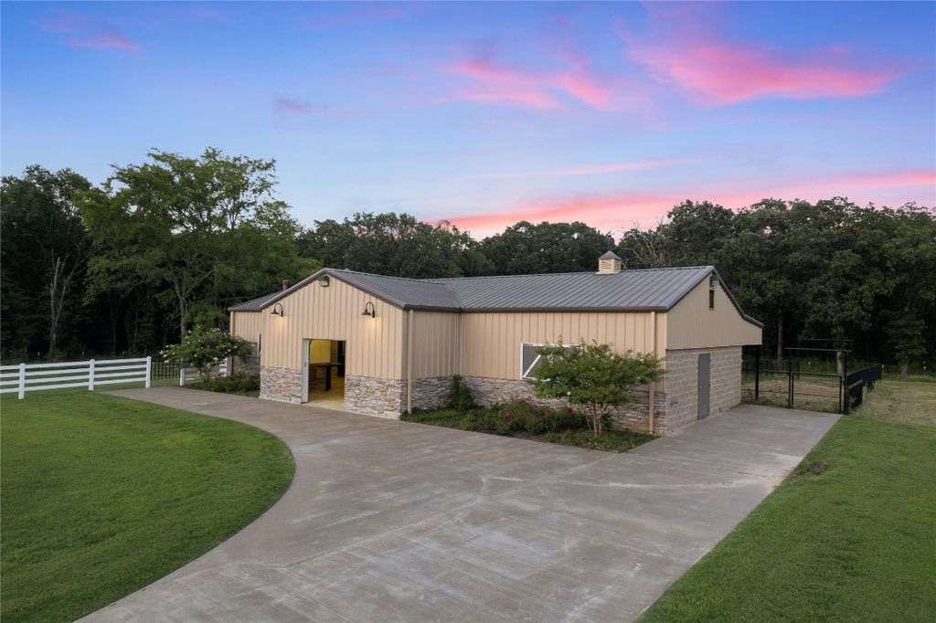 Discover East Texas Luxury Own the Prestigious KRB Ranch for 20 Million 11 1