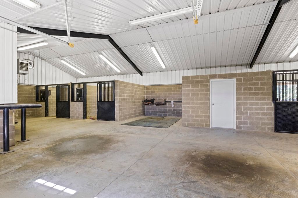 Discover East Texas Luxury Own the Prestigious KRB Ranch for 20 Million 13 1