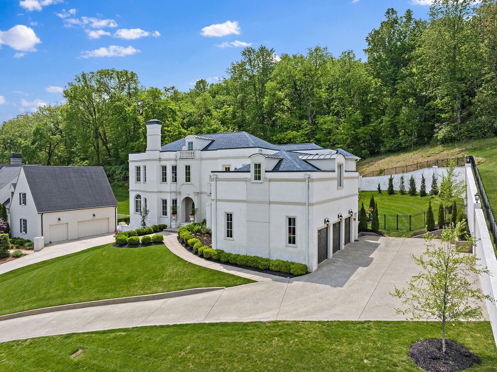 Embrace Luxury Stunning Nashville Residence Offered at 3399000 3