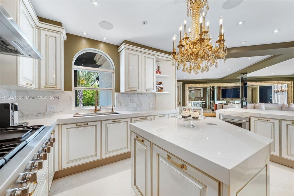 Experience unparalleled luxury at this prestigious oceanfront estate and private event venue in Islamorada, Florida Keys.