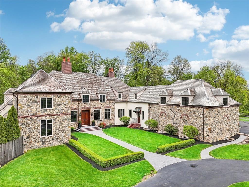 Farview Manor A Luxurious Pennsylvania Estate for the Discerning Buyer Offered at 2.75 Million 2