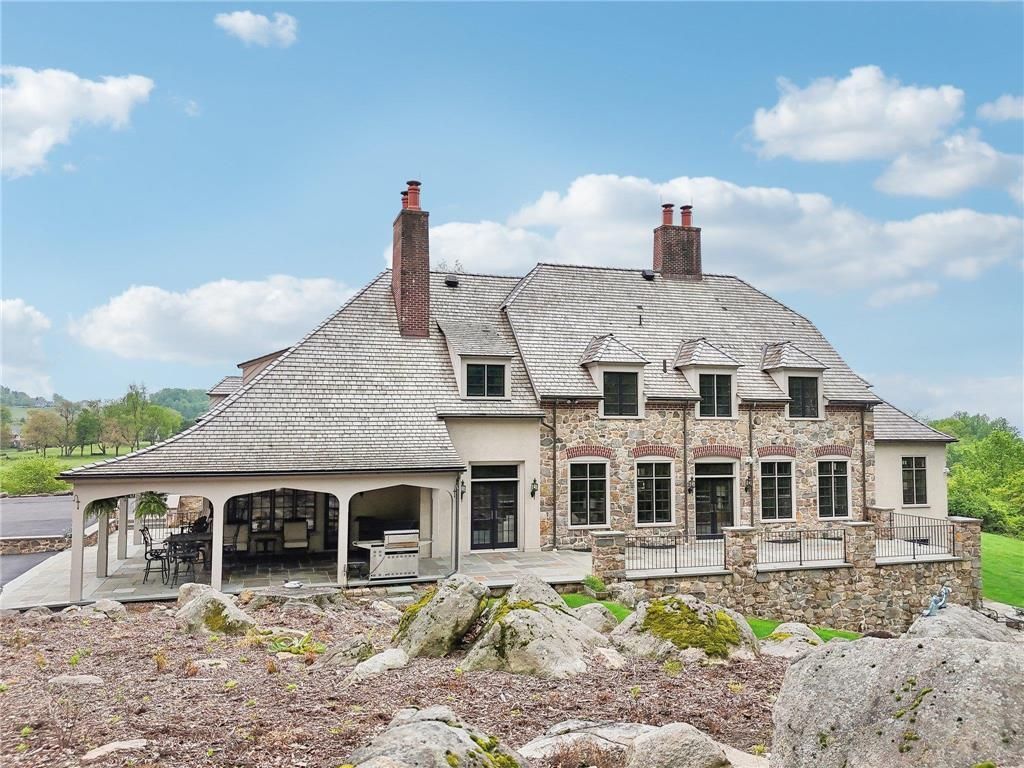 Farview Manor A Luxurious Pennsylvania Estate for the Discerning Buyer Offered at 2.75 Million 4