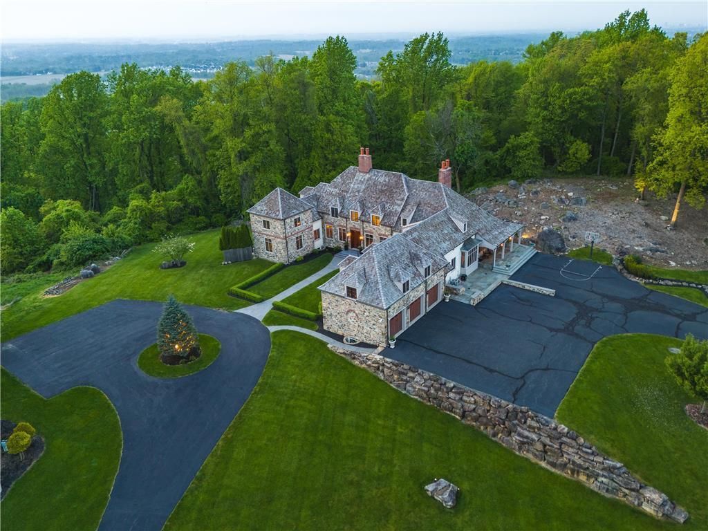 Farview Manor A Luxurious Pennsylvania Estate for the Discerning Buyer Offered at 2.75 Million 47