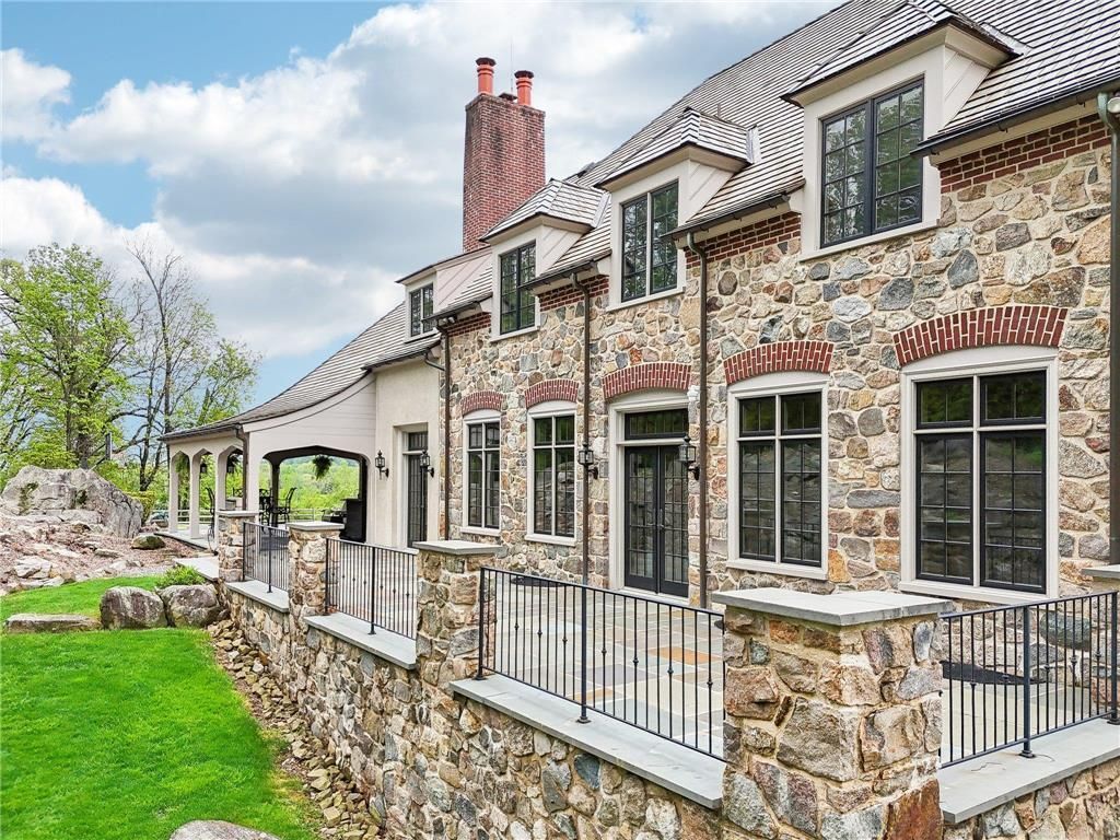 Farview Manor A Luxurious Pennsylvania Estate for the Discerning Buyer Offered at 2.75 Million 6