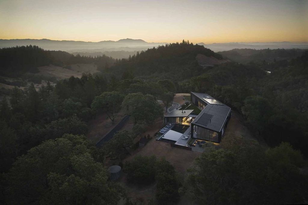 Fire Country Lookout House in California by Studio VARA 13