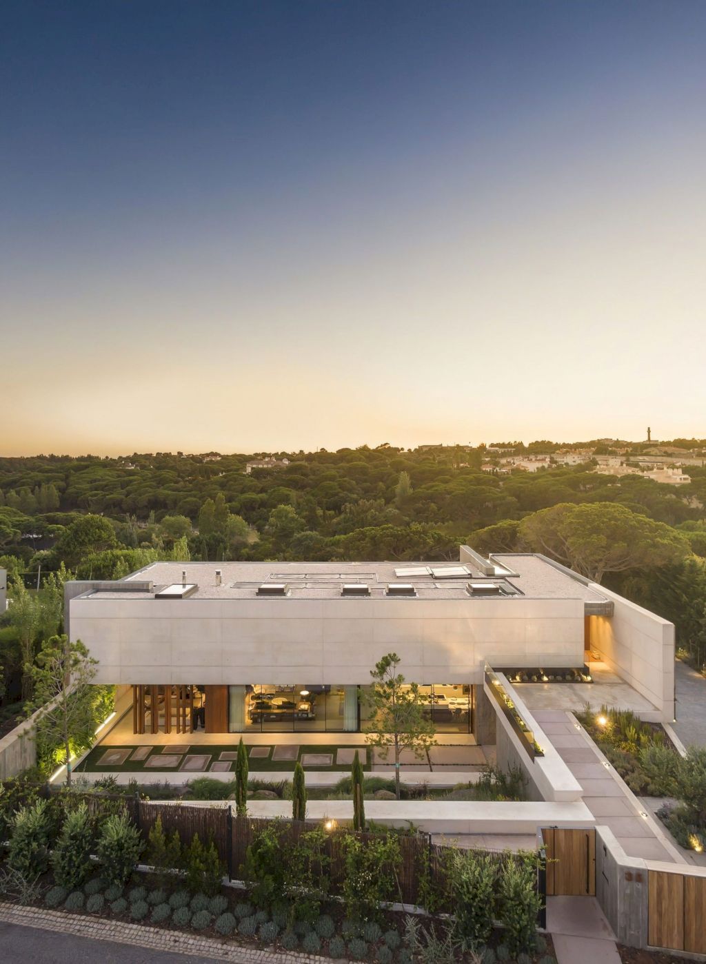 House in Cascais in Portugal by OPENBOOK Architecture