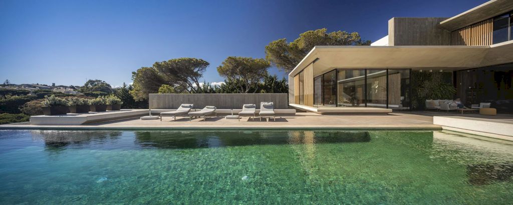 House in Cascais in Portugal by OPENBOOK Architecture