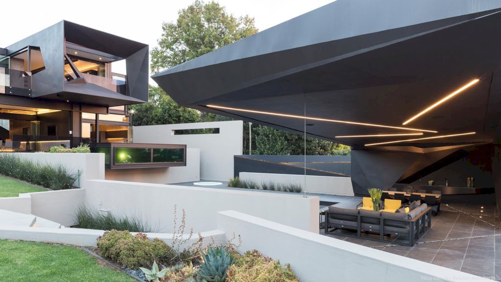 Kloof Road House by Nico van der Meulen Architects 10