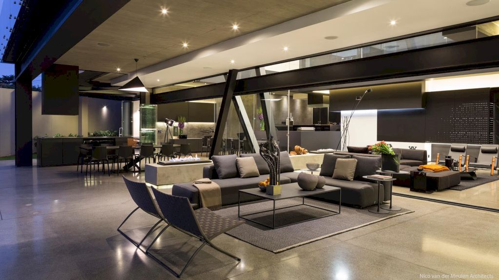 Kloof Road House by Nico van der Meulen Architects