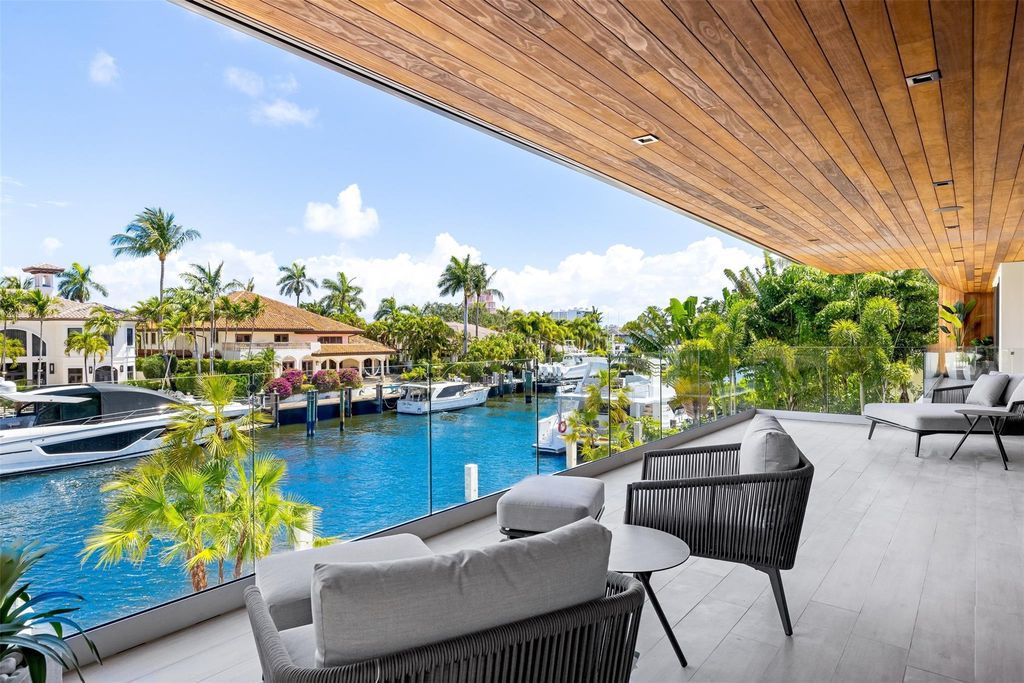 Indulge in unparalleled luxury at 2733 NE 16th St, Fort Lauderdale, FL 33304—an exceptional 5-bedroom, 7-bathroom estate built in 2024 in Coral Ridge.