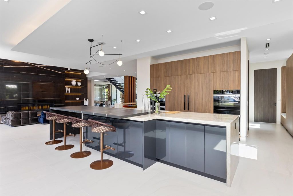 Indulge in unparalleled luxury at 2733 NE 16th St, Fort Lauderdale, FL 33304—an exceptional 5-bedroom, 7-bathroom estate built in 2024 in Coral Ridge.