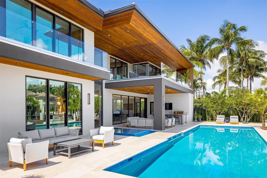 Indulge in unparalleled luxury at 2733 NE 16th St, Fort Lauderdale, FL 33304—an exceptional 5-bedroom, 7-bathroom estate built in 2024 in Coral Ridge.