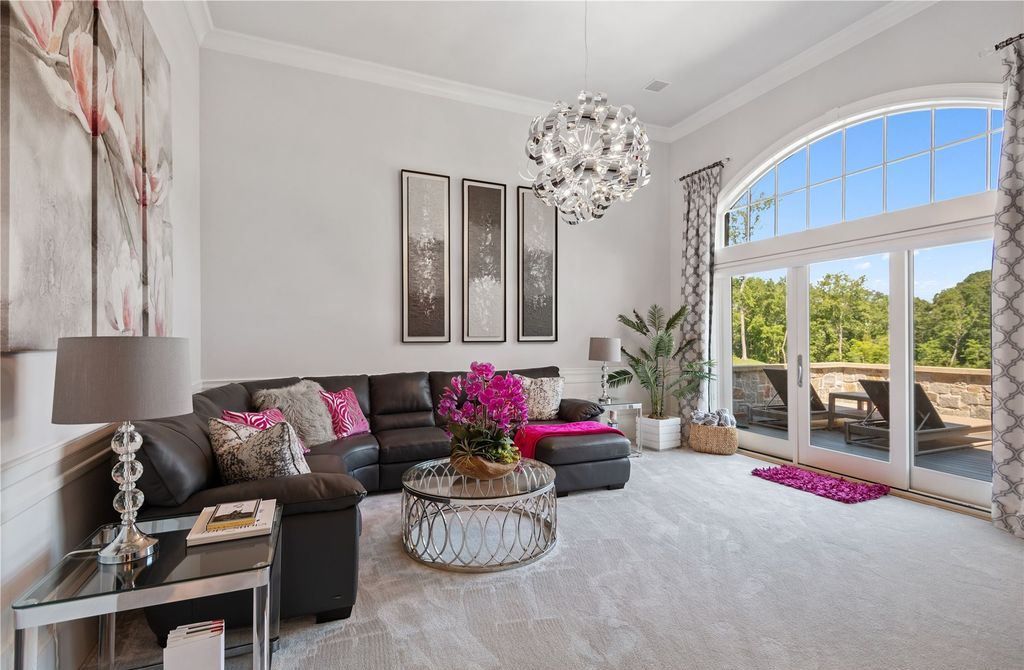 Luxurious Fully Furnished Estate with Modern Aesthetic in New York Priced at 8995000 15