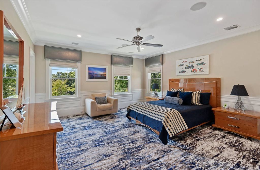 Luxurious Fully Furnished Estate with Modern Aesthetic in New York Priced at 8995000 16